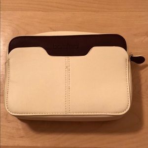 Cosmetic pouch